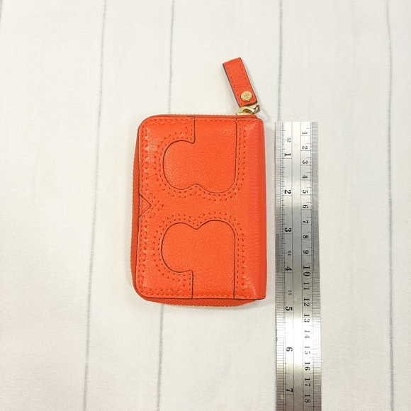 Tory Burch Small Orange Leather Purse With Key Fob. Zip Fastening - Picture 12 of 13